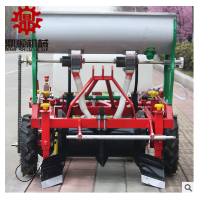 四輪車帶免人工破膜施肥噴藥起壟花生精播機膜上點播覆膜播種機
