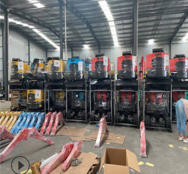 工廠發貨履帶式遙控割草機 田園農場草坪修剪機 出口智能剪草機