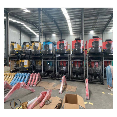 工廠發貨履帶式遙控割草機 田園農場草坪修剪機 出口智能剪草機