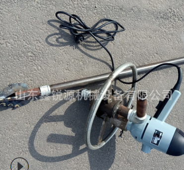 廠家直供圓盤打井鉆機手持式小型農用打井鉆機家用小型電動打井機