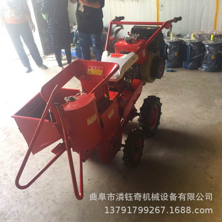柴油玉米收獲機(jī)