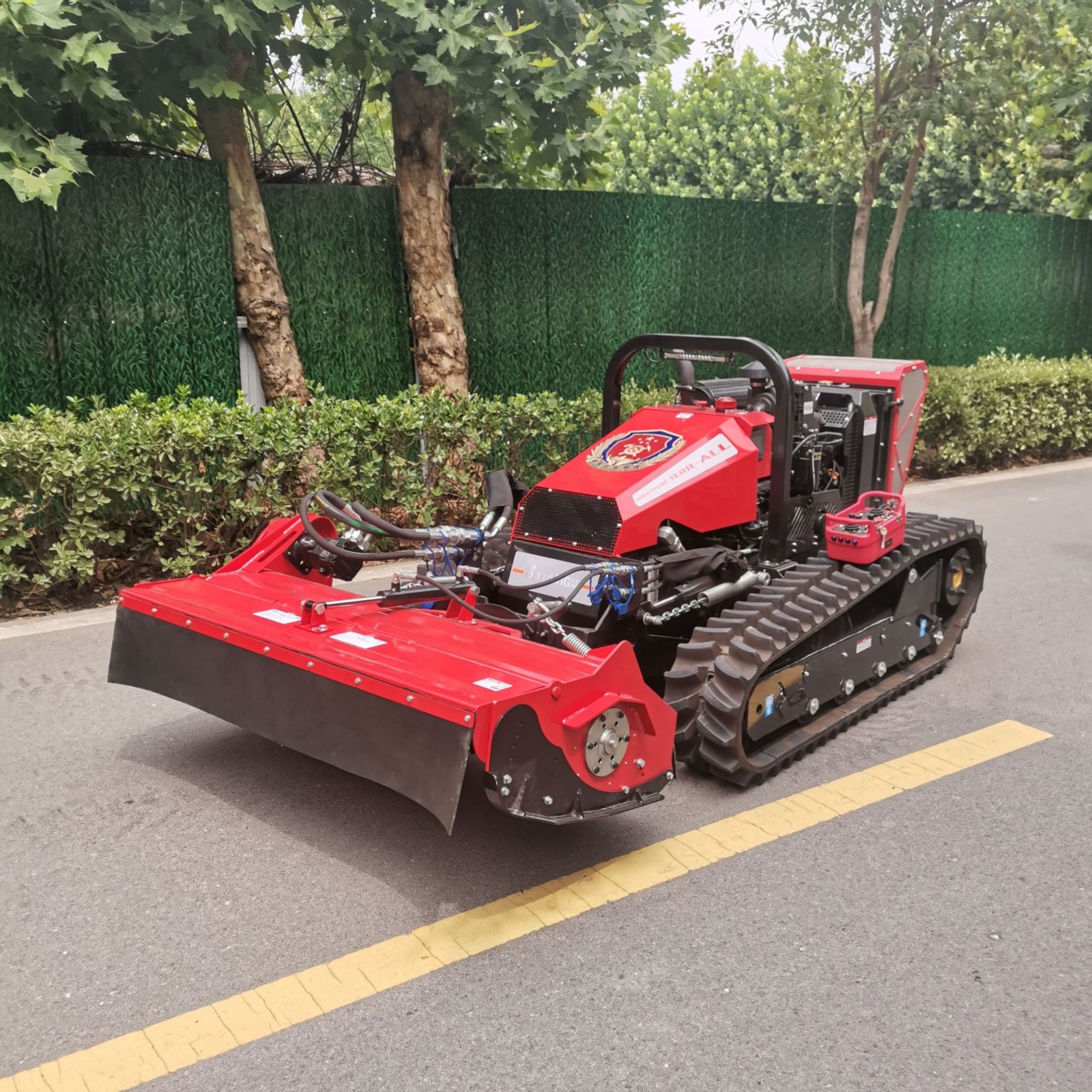 堤壩大馬力遙控割灌機(jī) 全地形護(hù)坡割草機(jī)多缸履帶割草機(jī)