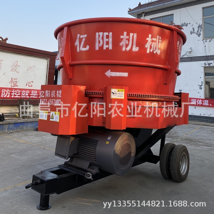 新式草捆粉碎攪拌機 行走式草捆粉碎機報價