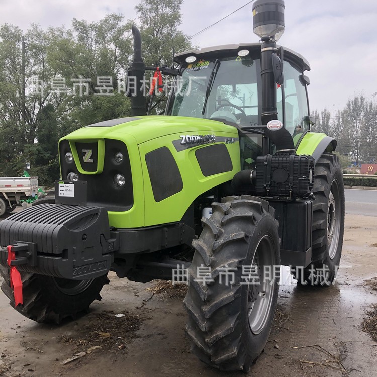 農用耕田旋耕四驅拖拉機 犁地播種機中聯重科1804中型四輪拖拉機