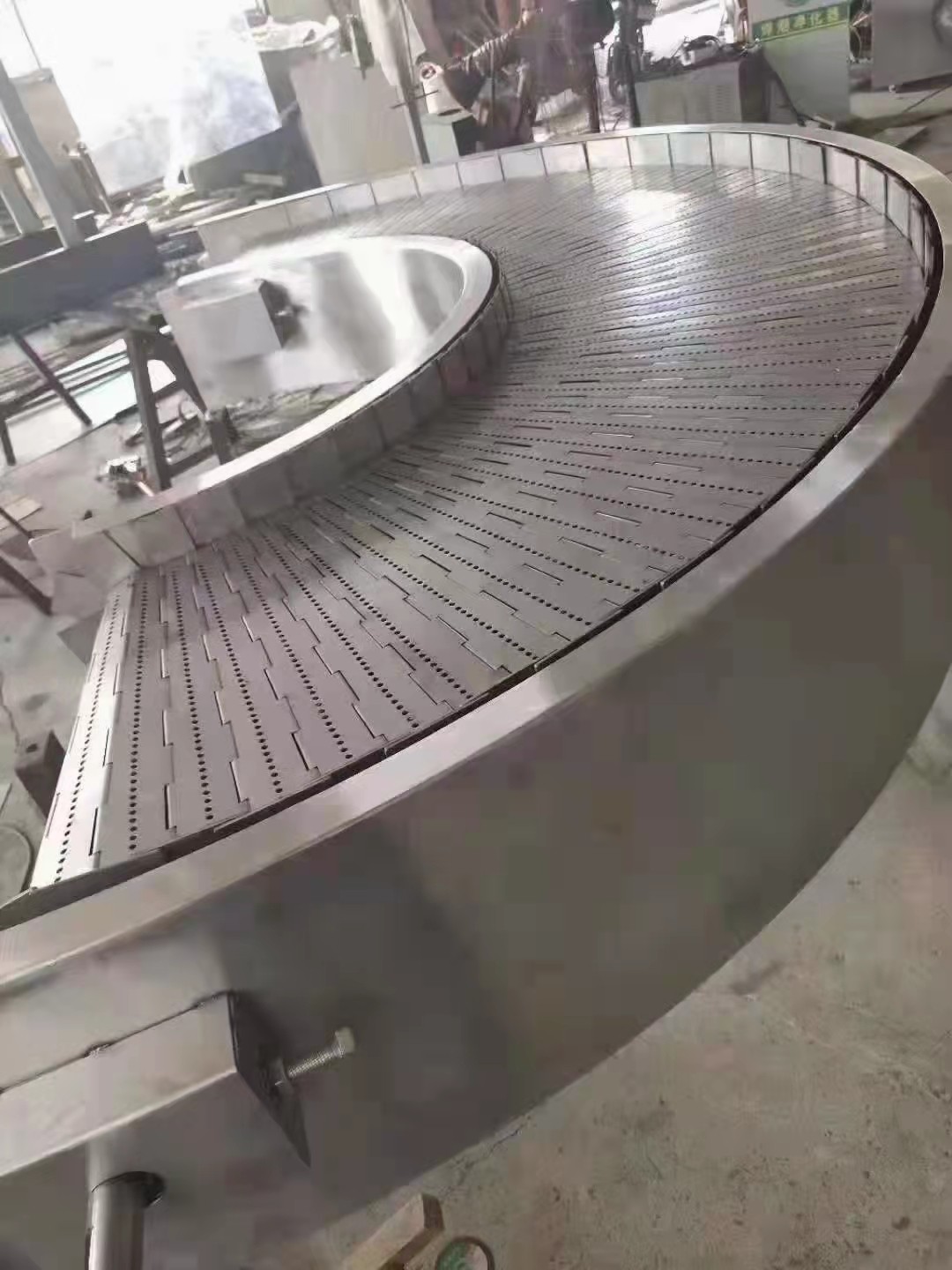 90度180度快遞分揀環形鏈板轉彎機 紙箱輸送鏈板式傳送機