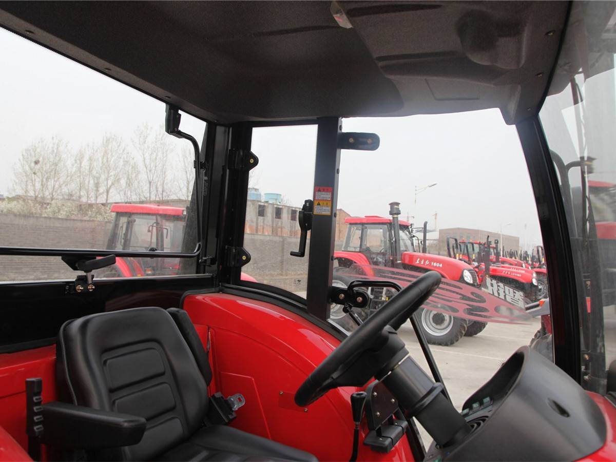 東方紅LF904輪式拖拉機(jī)