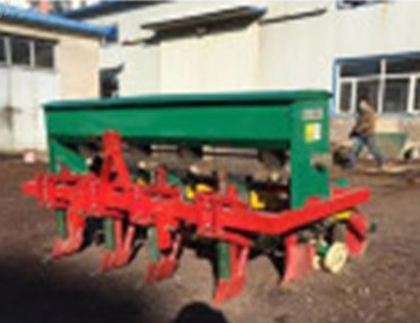 聚豐2BQP-4氣吸式精量鋪膜播種機(jī)