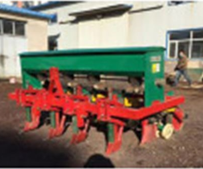 聚豐2BCF-4型倉轉(zhuǎn)式玉米精量播種機(jī)