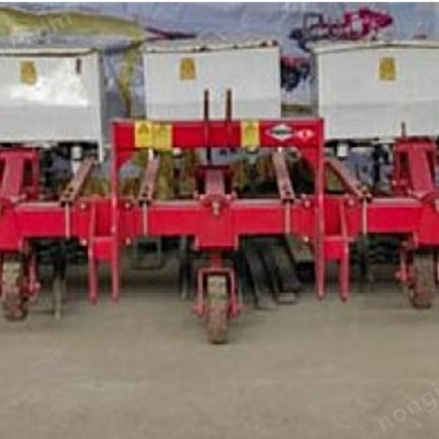 奎屯吾吾農機3ZF-5.0中耕追肥機