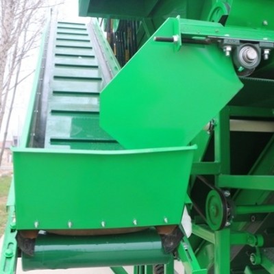 2022年大型花生摘果機