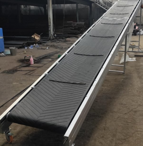 明鵬輸送機械設備 波紋擋邊皮帶機糧食輸送 可移動煤礦皮帶運輸機