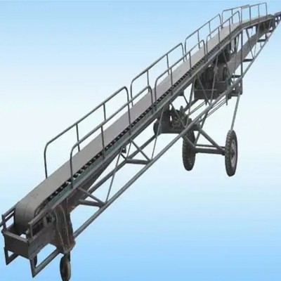 爬坡輸送機(jī)皮帶機(jī) 運(yùn)輸角度可達(dá)到90° 運(yùn)行平穩(wěn) 支持定做