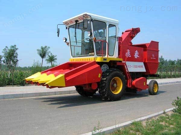 飛象牌4YZ-3型不對(duì)行玉米聯(lián)合收割機(jī)