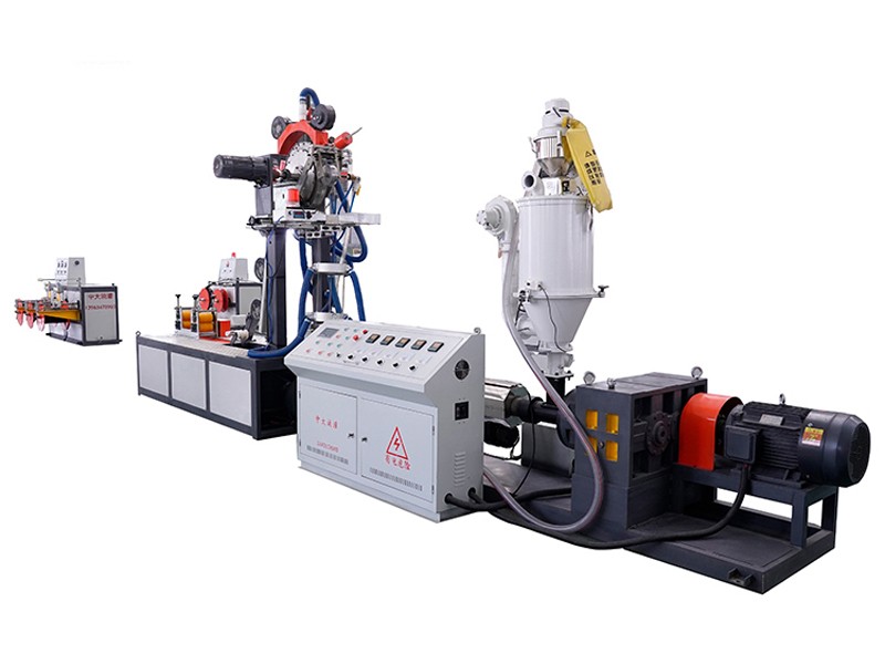 迷宮式滴灌帶生產(chǎn)線