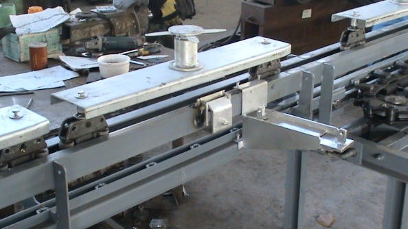 JF200反向積放式輸送機(jī)