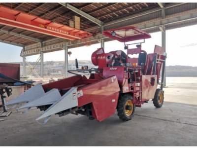 新農發(fā)4YZP-2D 型自走式玉米收獲機