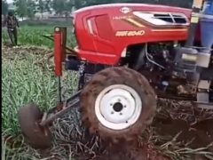 厲害！耕地機原地掉頭，就設計的多加了“一條腿”厲害！耕地機原地掉頭，就設計的多加了“一條腿”