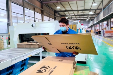 助力守“滬”，同心抗“疫”|  平湖景包高質(zhì)、保量趕制上海民生保障物資的配套紙箱