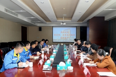 商務(wù)部駐杭特辦特派員劉福學(xué)攜浙江省商務(wù)廳黨組成員、總經(jīng)濟(jì)師朱軍一行蒞臨景興紙業(yè)考察調(diào)研