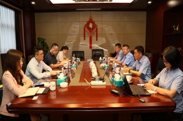 中國進出口銀行浙江省分行行長彭豪一行蒞臨景興紙業(yè)開展銀企高層會談活動