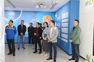 馬來西亞巴生西港控股集團董事總經理拿督Eddie Lee一行蒞臨景興紙業(yè)調研交流